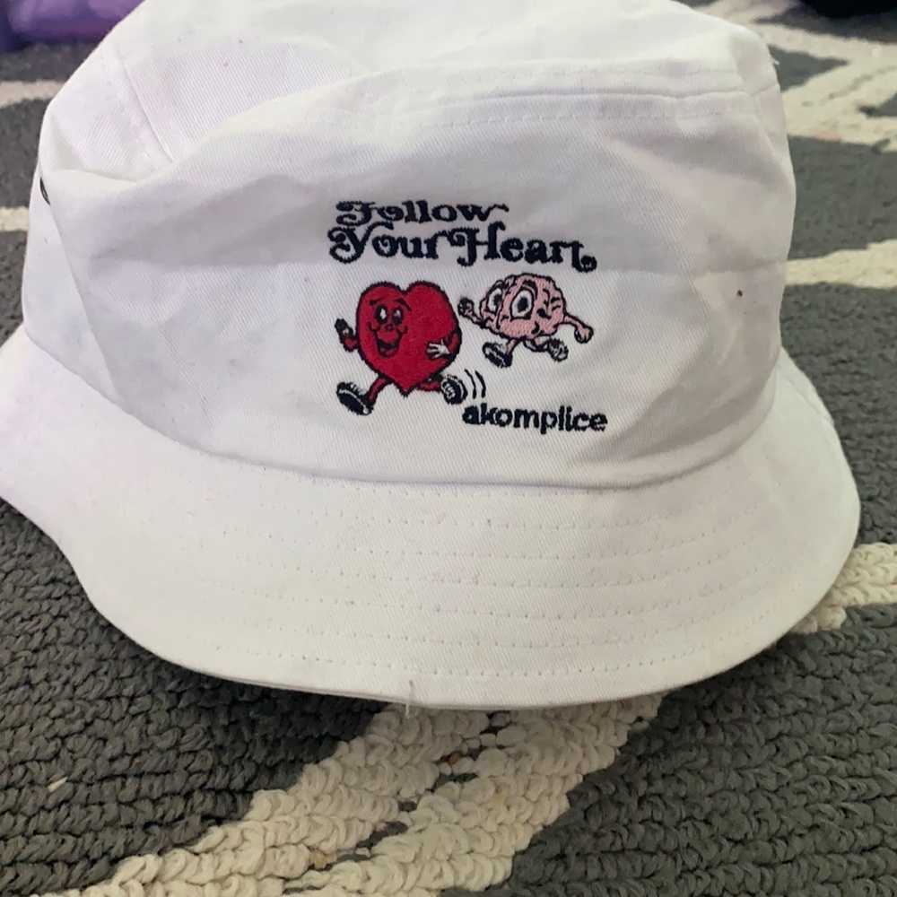 White bucket hat